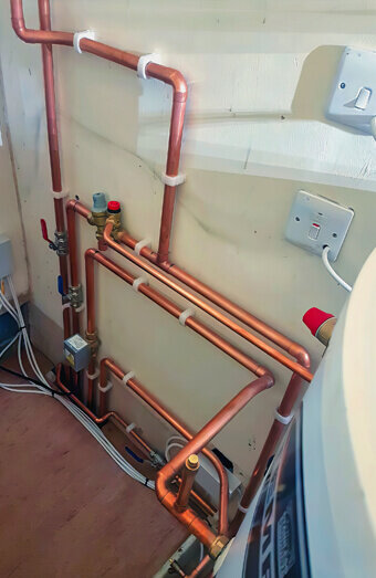 https://canningtonplumber.com.au/uploads/2025/06/hot-water-301986.jpg